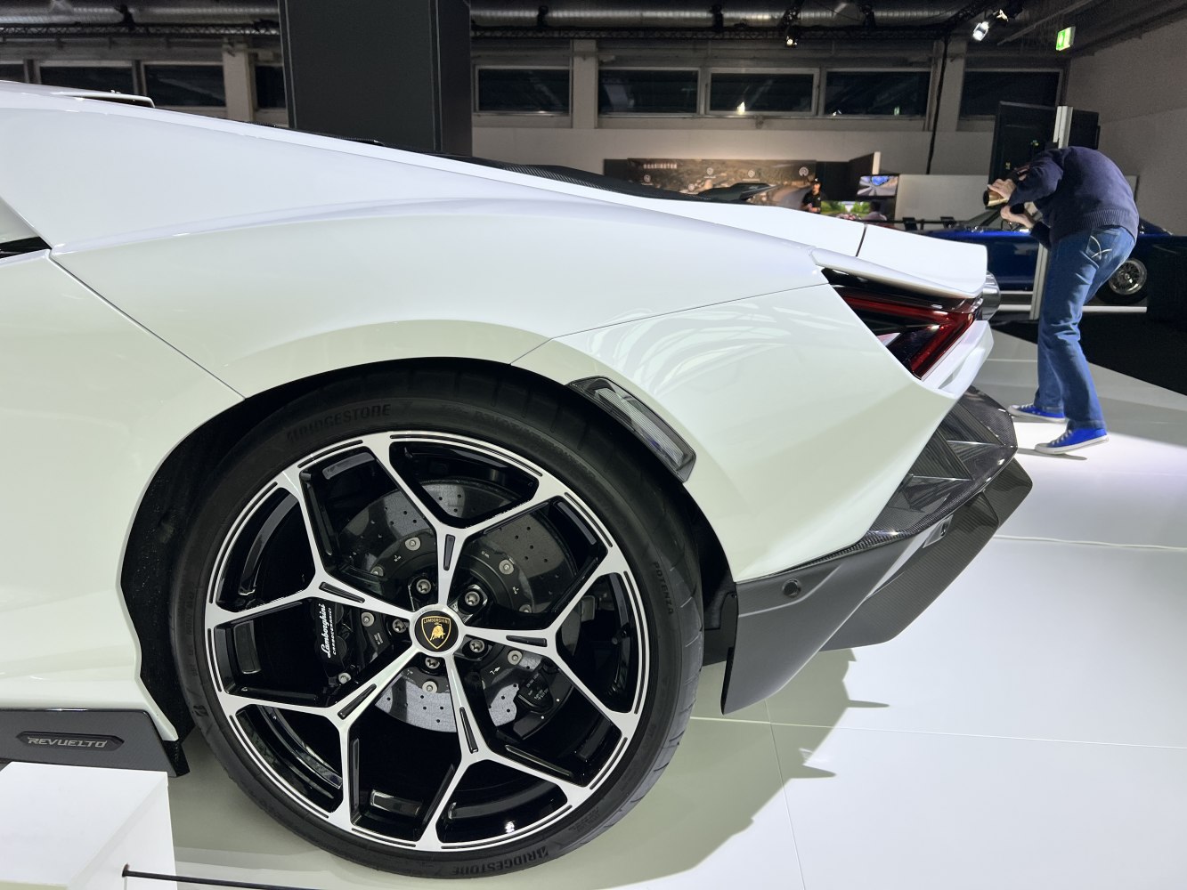 Rear wheel and body design with alloy rim and brake disc