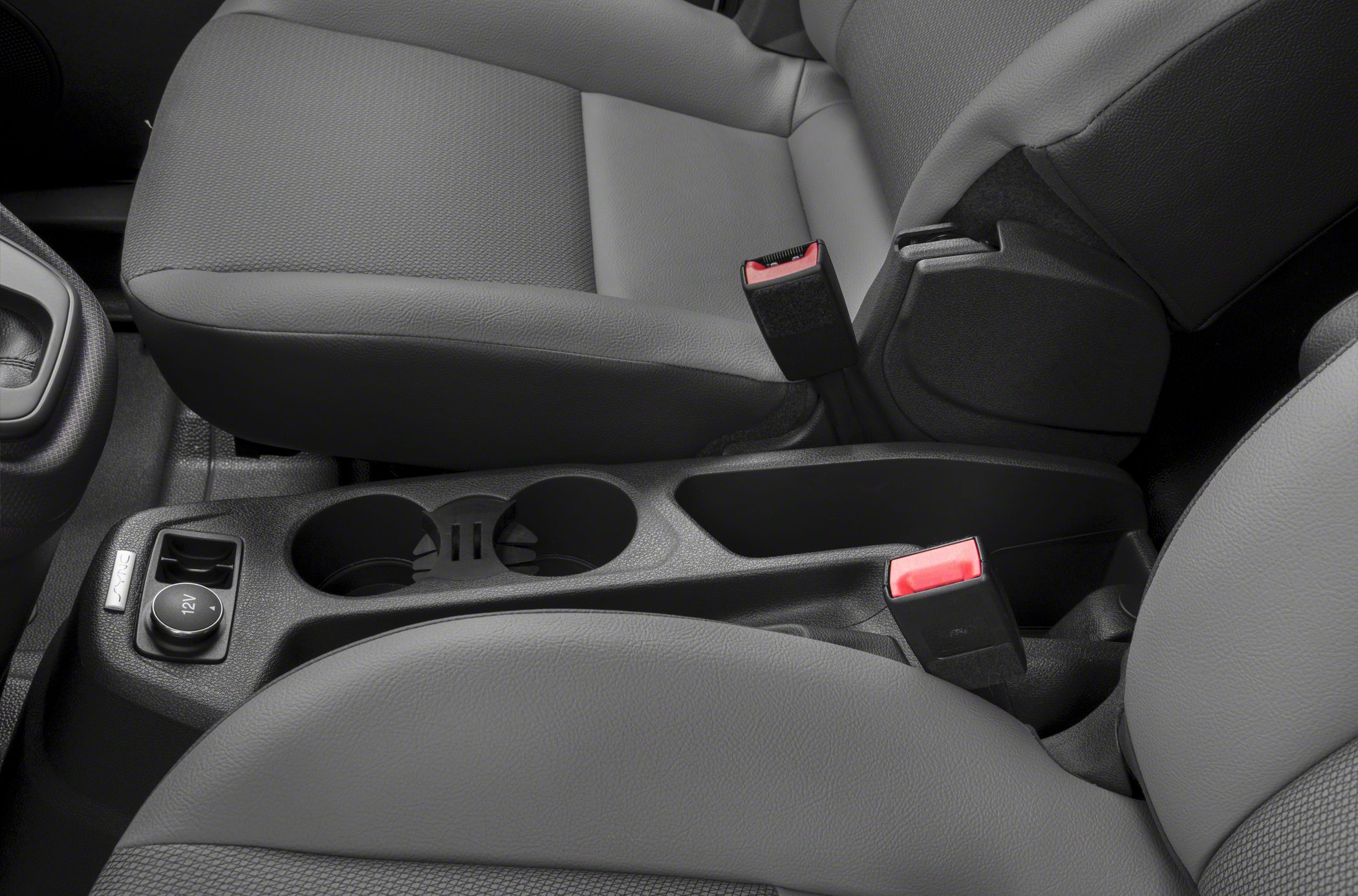 Center console with cup holders, 12V socket, and seat belt buckles