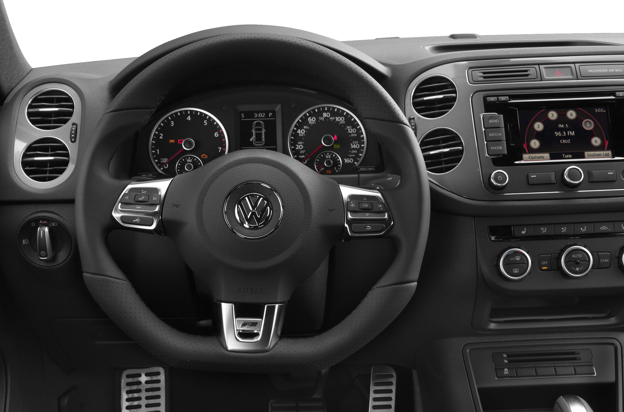 Steering wheel, instrument cluster, and infotainment system of an SUV interior