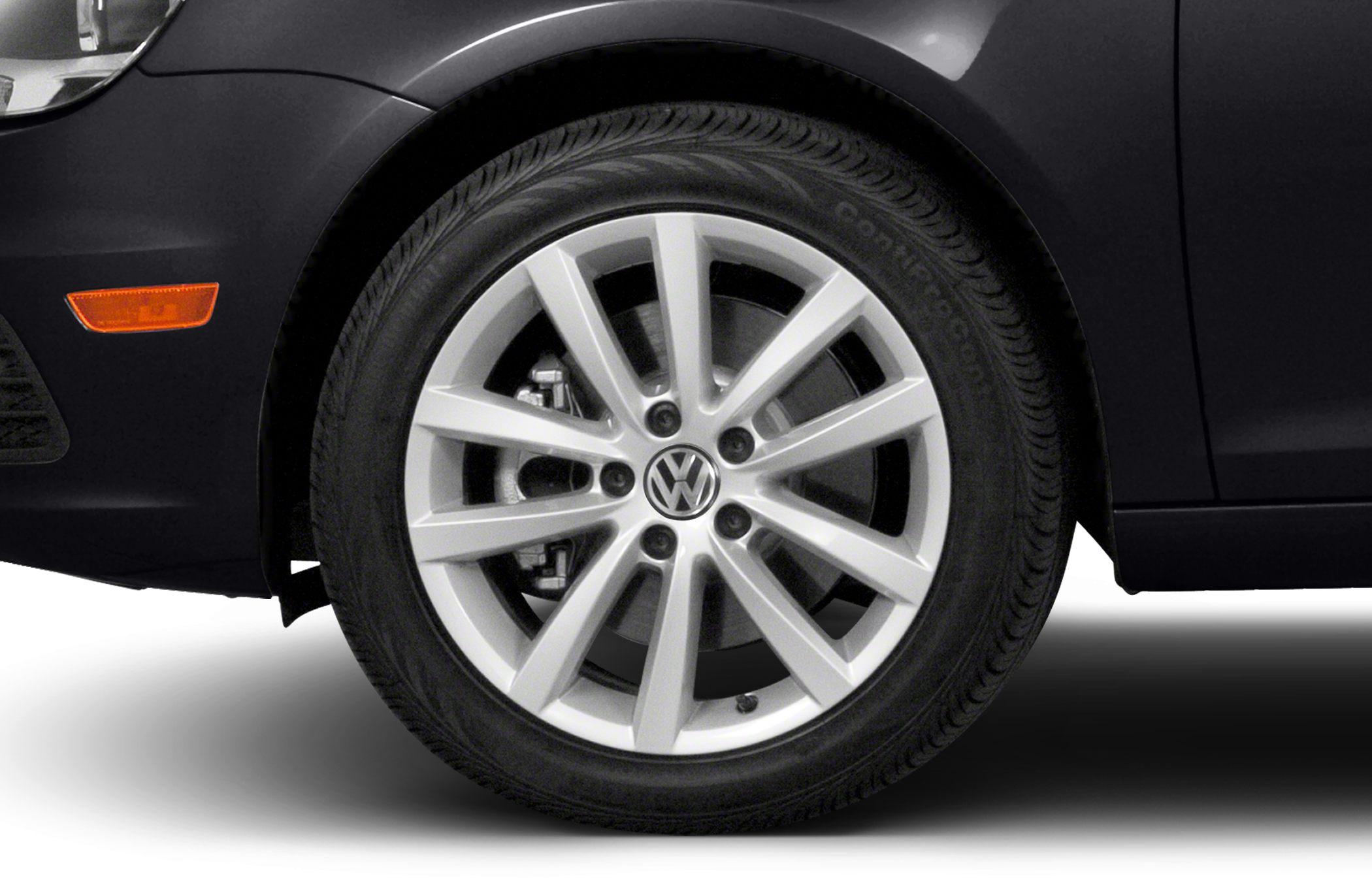 Close-up of alloy wheel and tire on front fender