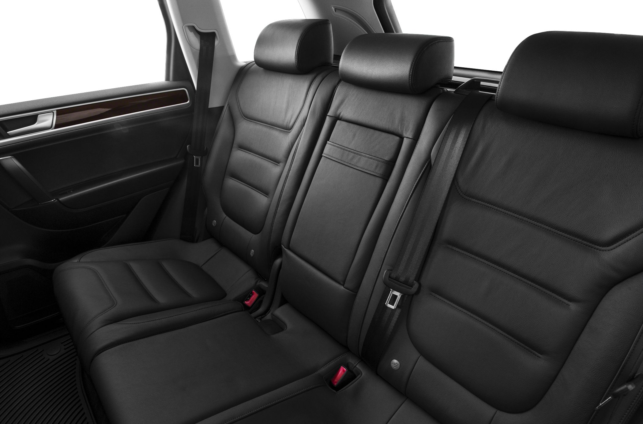 Black leather rear seats with headrests and seat belts