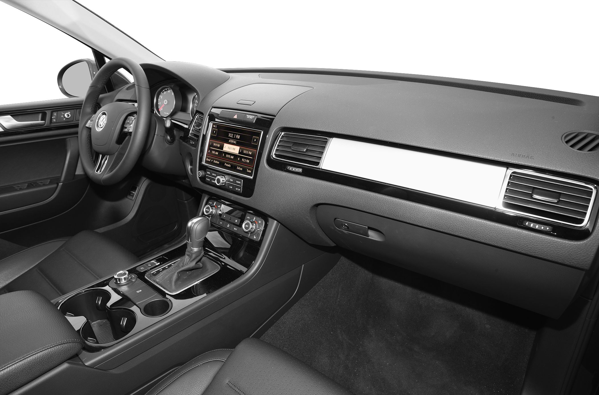 Dashboard, steering wheel, gear shift, and center console interior