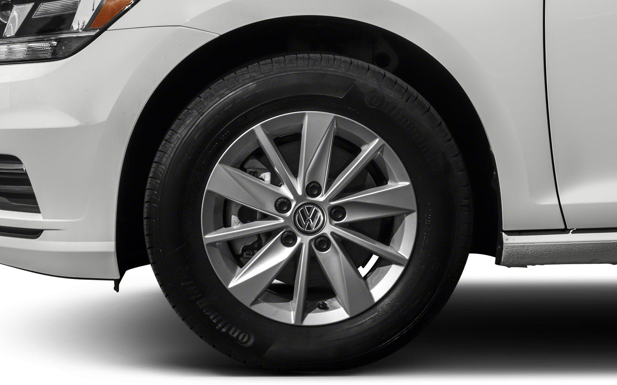 Alloy wheel with detailed rim design and front fender section