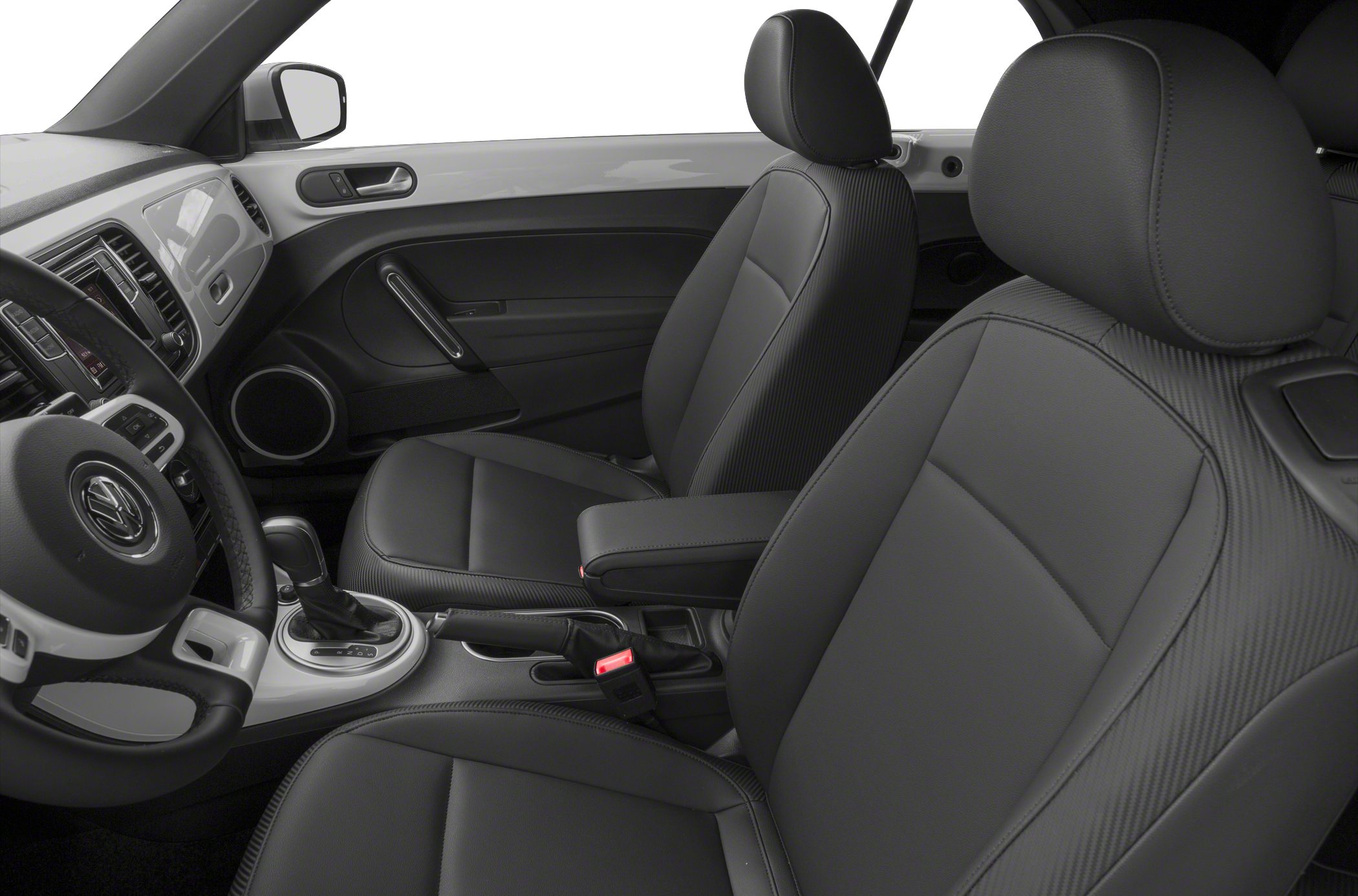 Leather seats and ergonomic dashboard with gear shift and steering wheel