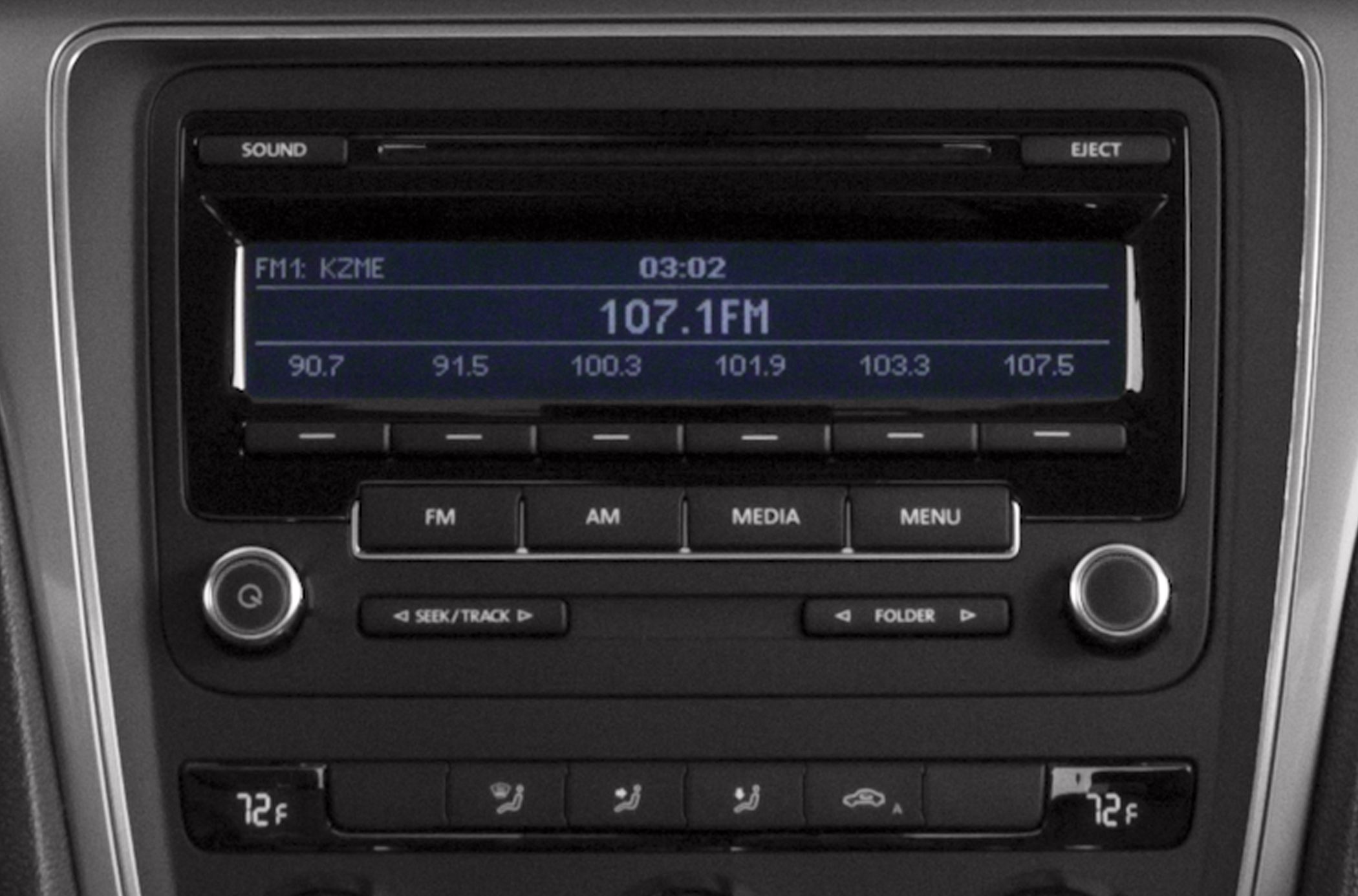 Car radio display with buttons and dual-zone climate control settings