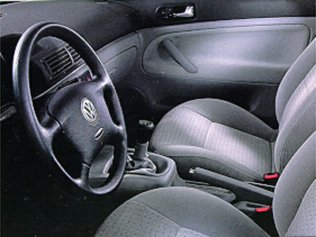 Manual transmission and ergonomic front seats in car interior