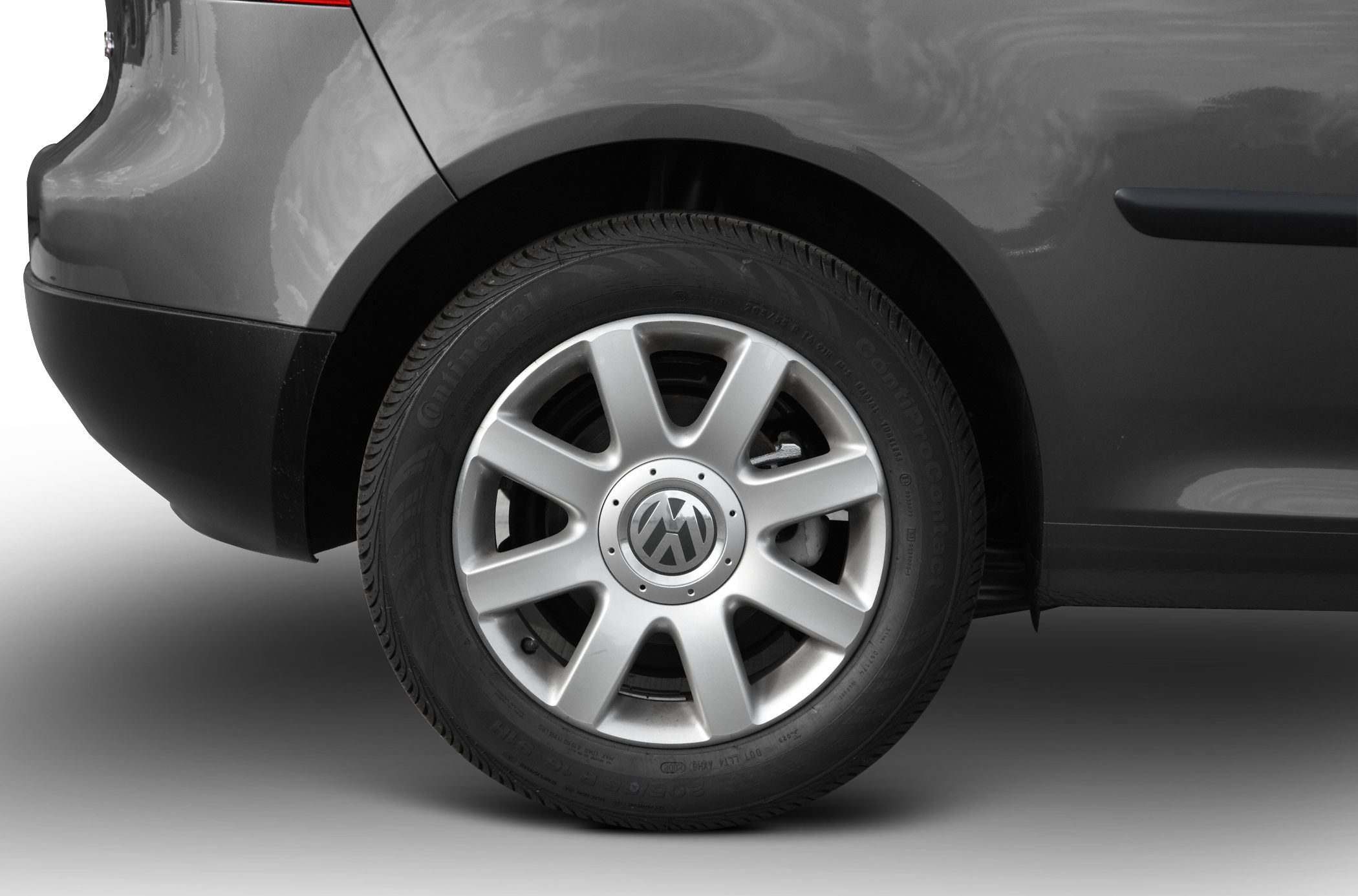Close-up of alloy wheel and rear fender