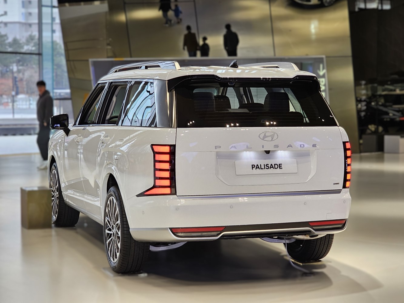 3/4 rear-left view