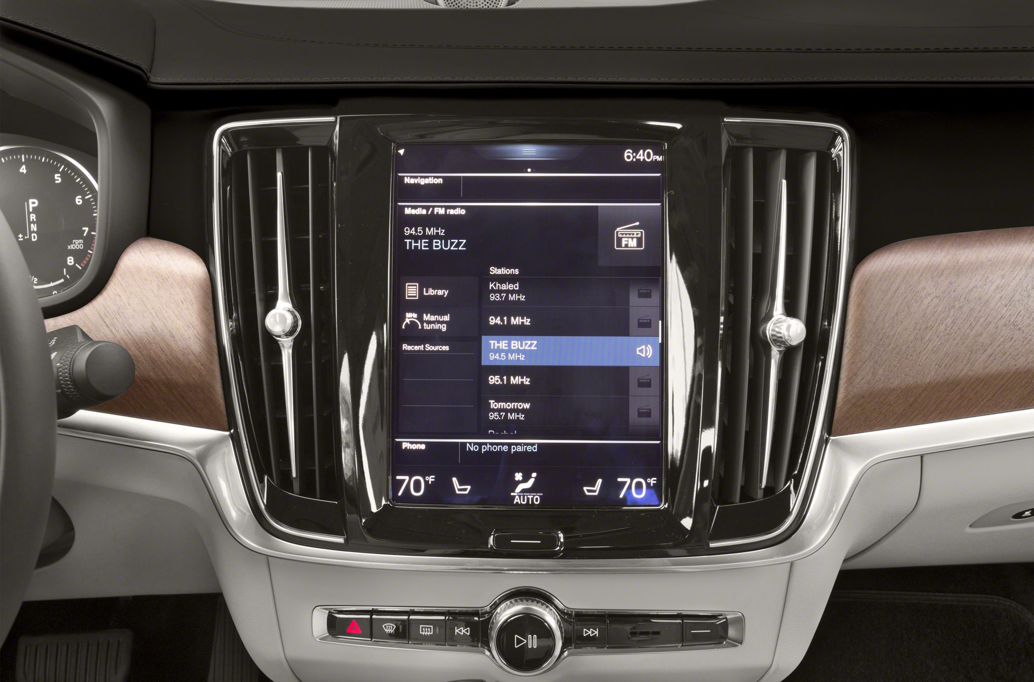 Touchscreen infotainment system with navigation and dual-zone climate control