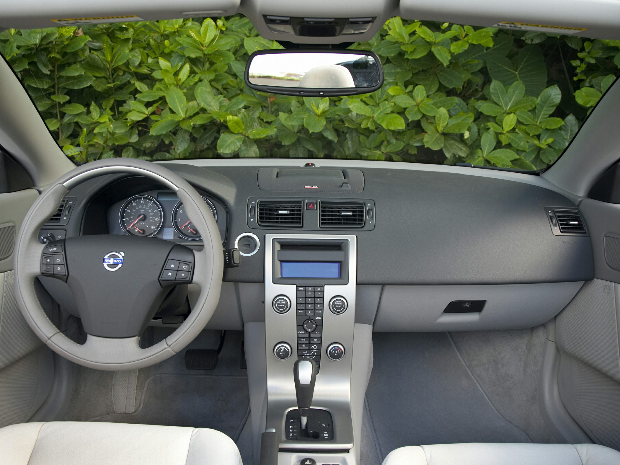 Dashboard and multifunction steering wheel with center console