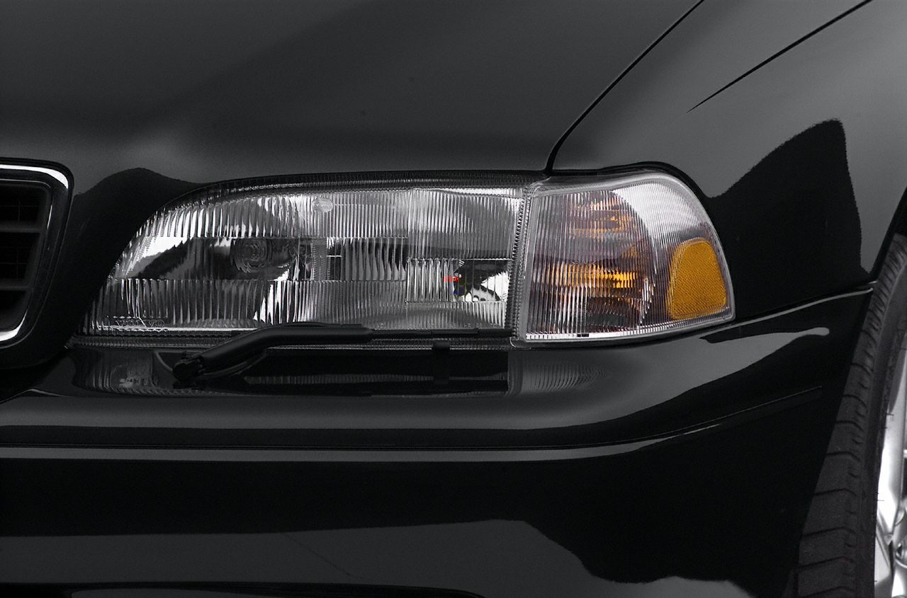 Close-up of headlight with integrated turn signal and front wiper