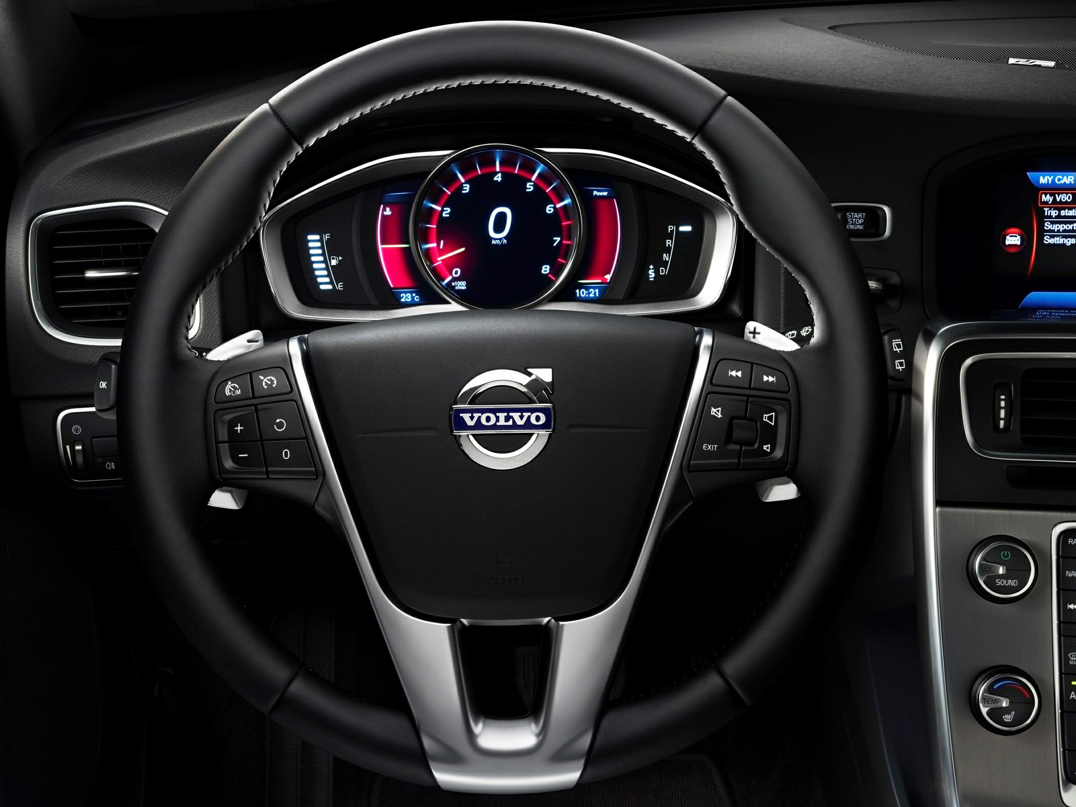 Digital instrument cluster and multifunction steering wheel