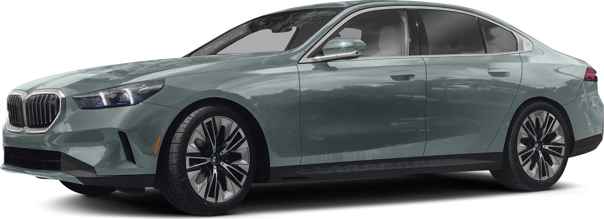 3/4 front-left view, Cape York Green Metallic
