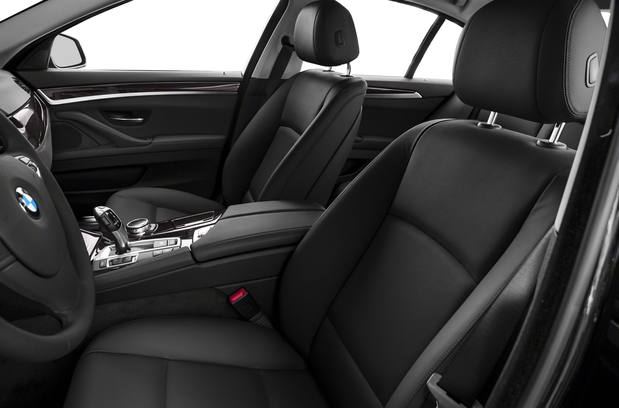 Luxury black leather front seats and interior trim design