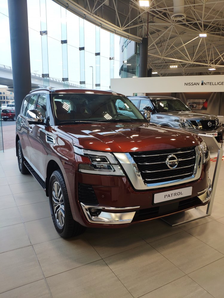 Luxury SUV front grille with chrome trim and sleek LED headlights