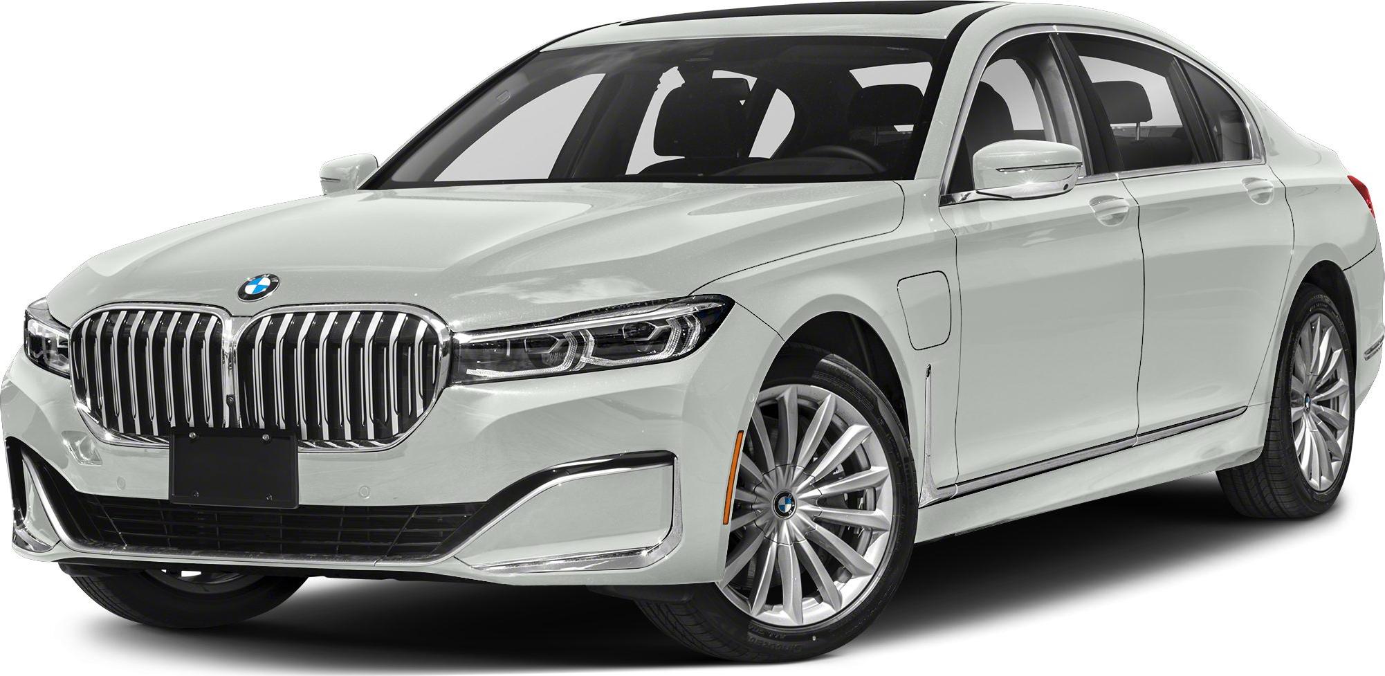 Front chrome kidney grille and angular LED headlights