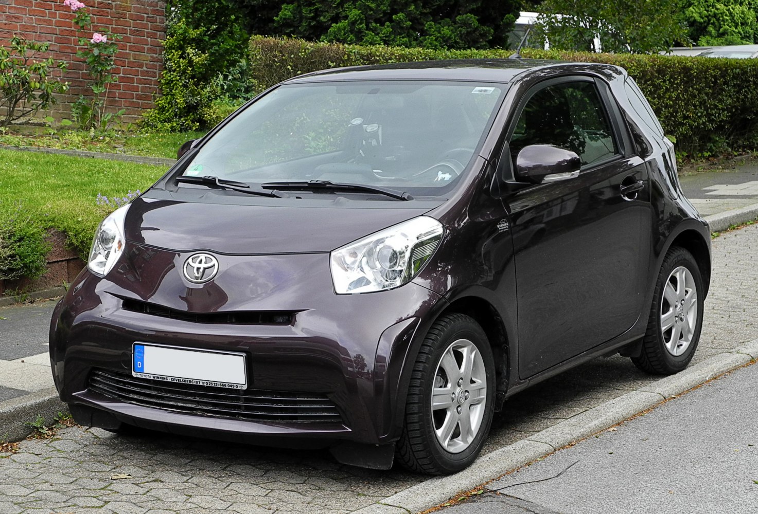 Compact hatchback with unique front grille and alloy wheels