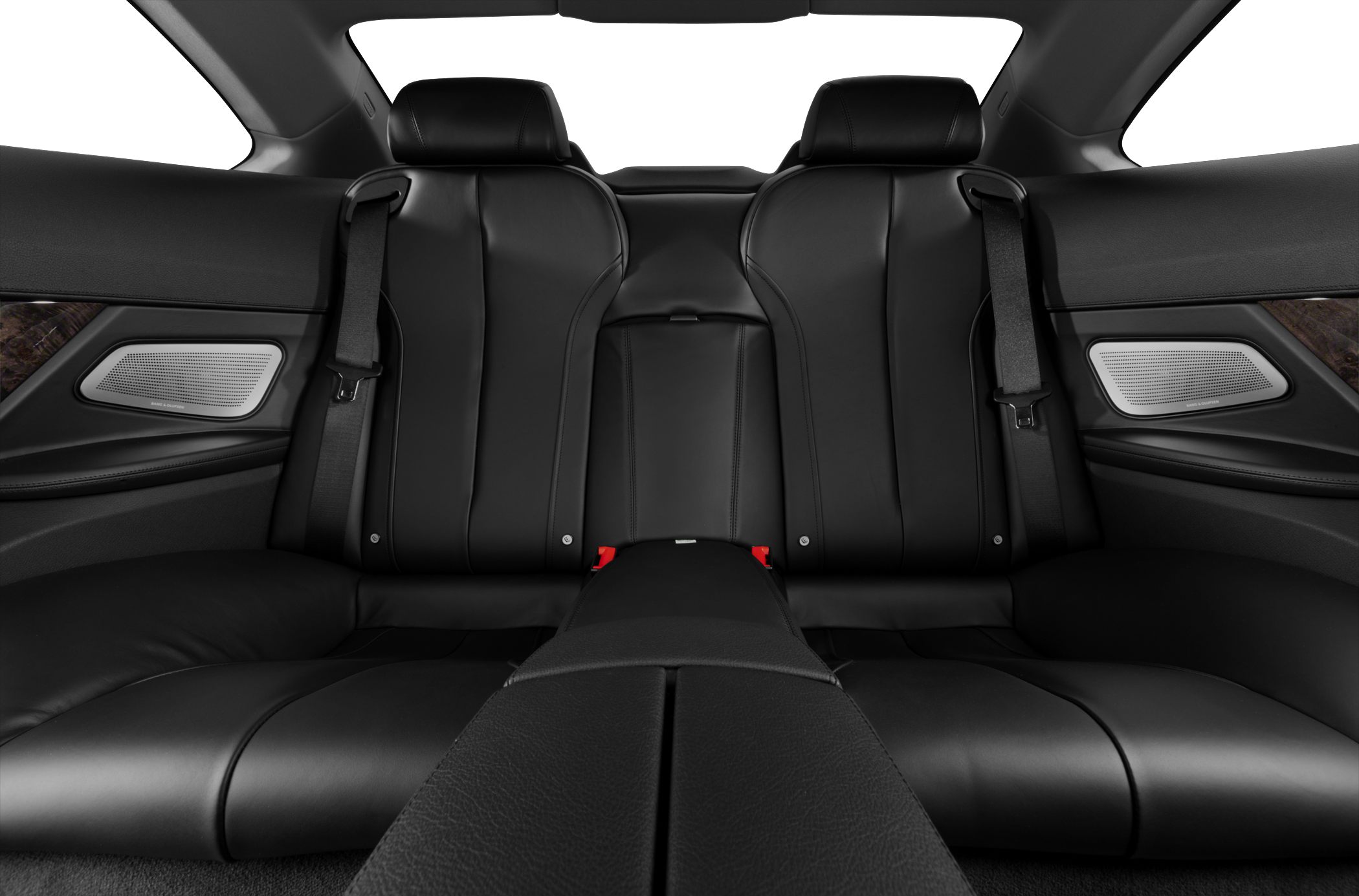Black leather rear seats with integrated headrests and central armrest
