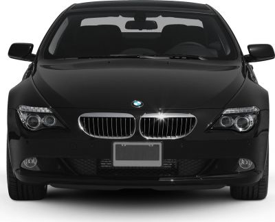 Front view with iconic kidney grille and dual round headlights