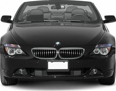 Front view of convertible with kidney grille and dual round headlights