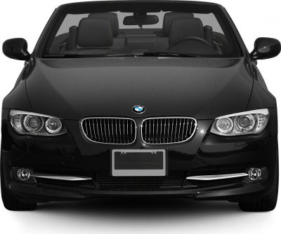 Front view of a car with kidney grille and dual headlights