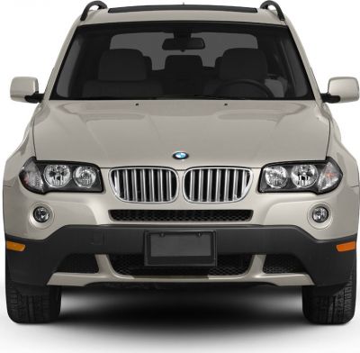 Front view of SUV with kidney grille and round headlights