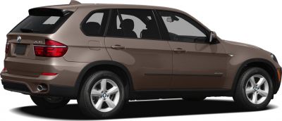 Rear side view of mid-size SUV with alloy wheels and distinct rear lights