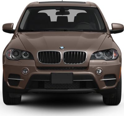 Front view of SUV with kidney grille and modern headlights