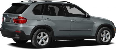 Side view with 5-spoke alloy wheels and roof rails