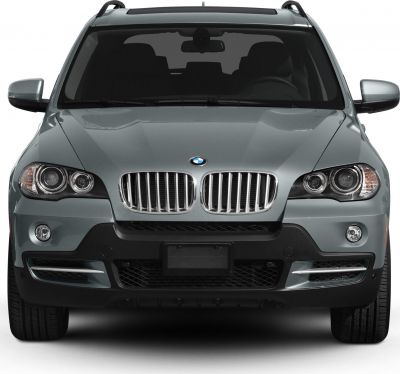 Front view with kidney grille and dual round headlights
