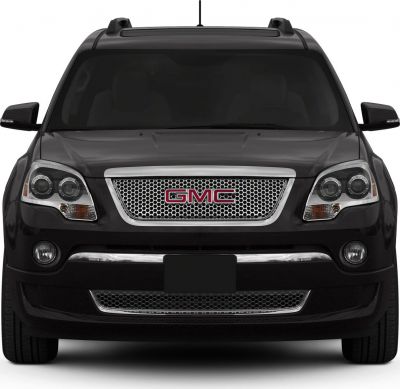 Chrome honeycomb grille with dual round headlights and fog lamps