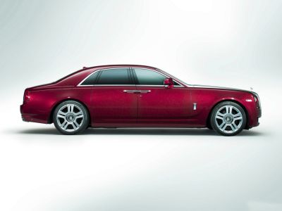 Extended wheelbase luxury sedan side profile with chrome accents and premium wheels