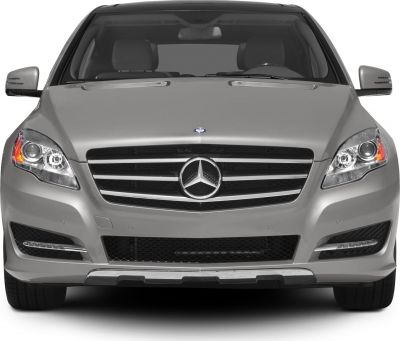 Front view with grille and headlights