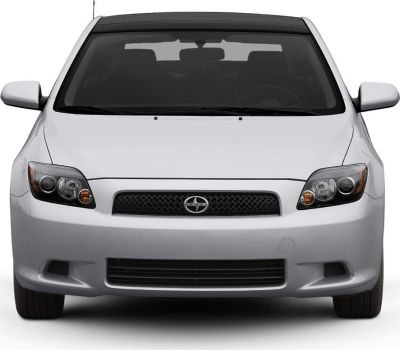Front view showing headlights and grille design
