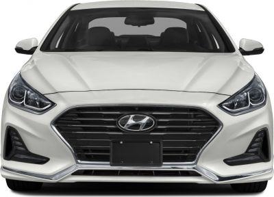 Front view with distinctive grille and LED headlights
