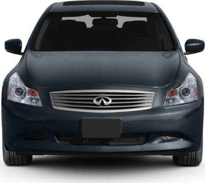 Front view with grille and headlights of a sedan
