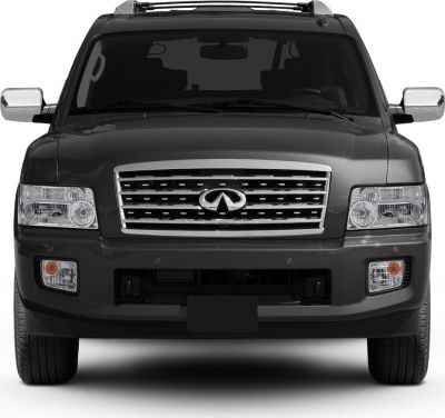 SUV front grille and headlights with chrome accents