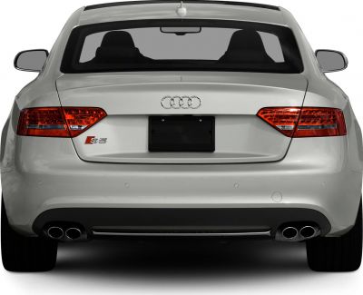 Rear view with quad exhaust pipes and LED taillights