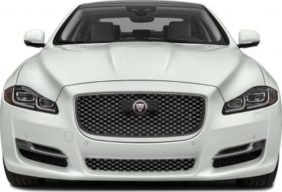 Honeycomb grille and sleek dual headlights front view