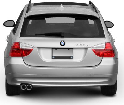 Rear view with dual exhaust and roof rails