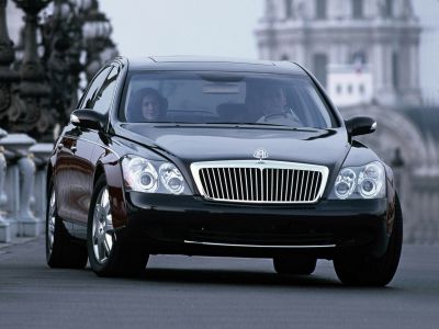Front view of luxury sedan with distinctive grille and dual headlights