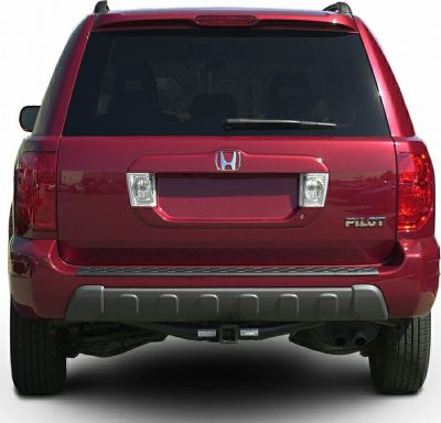 Rear view with tail lights and rear window wiper