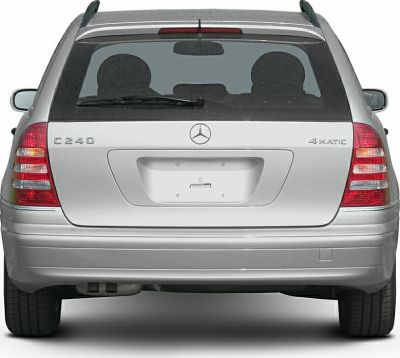 Rear view of estate with 4MATIC badge and detailed taillights