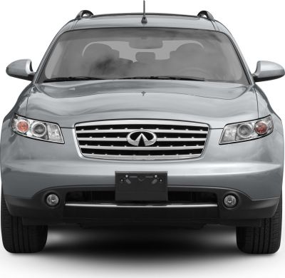 Front grille, headlights, and fog lights of a facelifted SUV