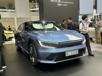 2025 Honda P7 3/4 front-left view