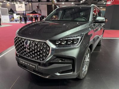 Bold hexagon grille and advanced LED headlights on SUV front.