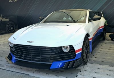 Aggressive front grille with sleek aerodynamic body and sporty design
