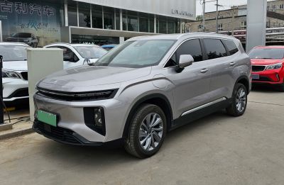 2023 Livan 9 3/4 front-left view