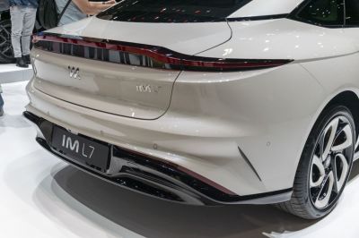 Rear LED taillights and aerodynamic bumper design