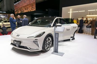 2023 IM LS7 3/4 front-left view